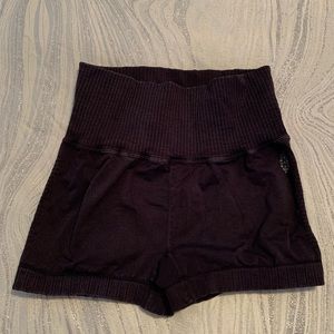 Free people yoga shorts ~ used